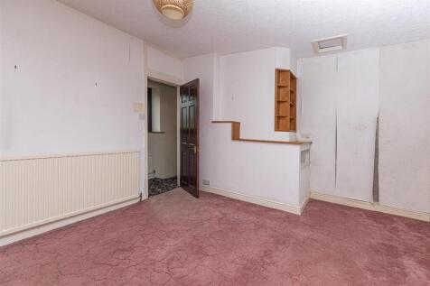 Bramleys Estate Agents - Leeds Road - Mirfield (20