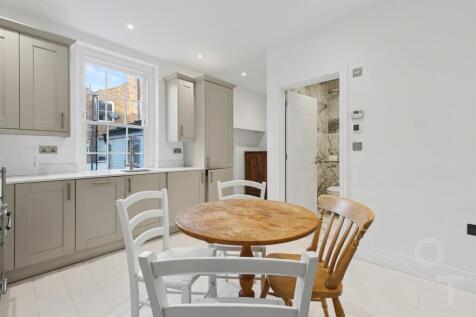 Dining Area (Main)