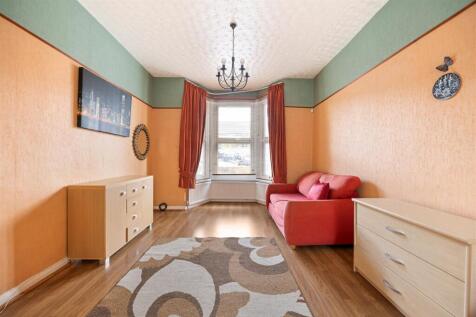 Gladding Road, E12