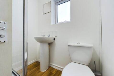 Bathroom-To-Rent