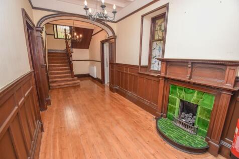 ENTRANCE HALL-2.jpg