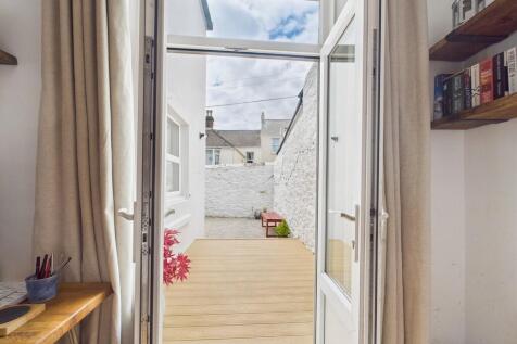 CAM02089G0-PR0541...