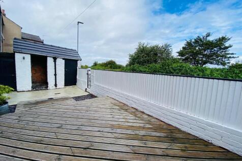 REAR COURTYARD