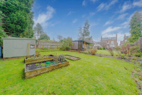 5 bed, 3 bath Detached in Birmingham - Photo 37