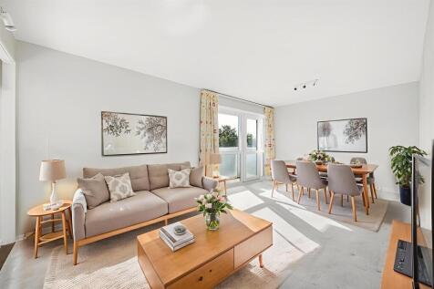 Living Room .jpg
