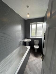30 Peden Avenue Bathroom.jpg