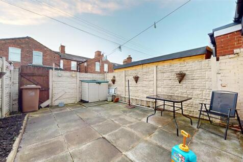 Greenfield Road Rear Yard