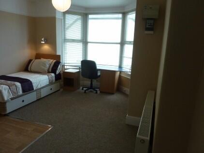 Flat in PL4 8HF