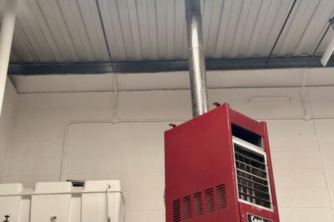 22 Hawthorn Centre 22.jpg