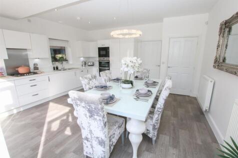 GORGEOUS OPEN PLAN DINING KITCHEN