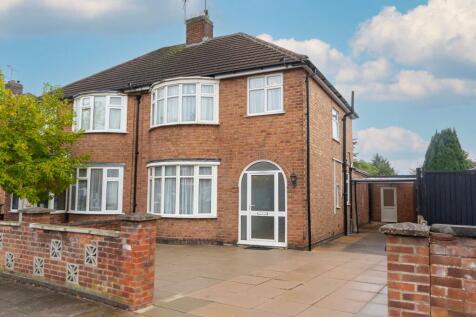 4 Bedroom Semi-Detached in LE2 6HP