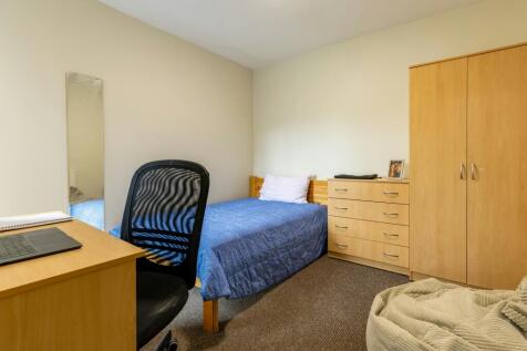 Bedroom 7 1.jpg