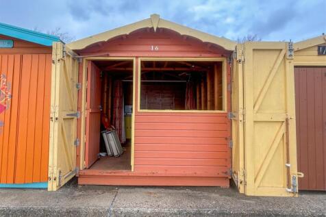 OUTSIDE VIEW OF BEACH HUT