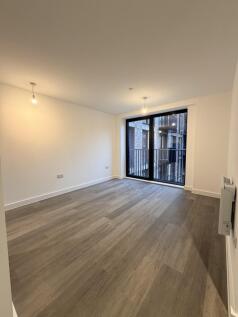 Modern 1 bedroom unfurnished apartment at Berkeley Square featuring bright open plan living and contemporary finishes throughout. Set within a popular Manchester development with excellent amenities a