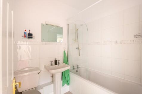 0P7MSP - Bathroom B.jpg