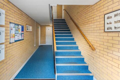 2 Hawthorne House, Banbury-6.jpg