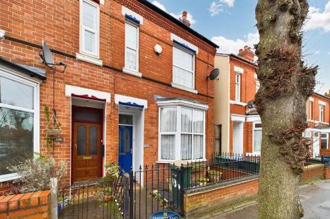 CAM01906G0-PR0195-STILL014.jpg