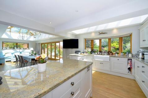 Kitchen/dining/family room