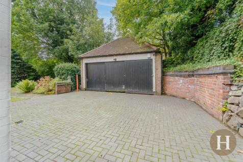 7 bed, 3 bath Detached in Birmingham - Photo 63