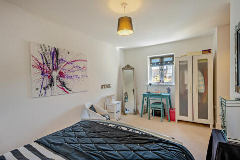 8643242-interior0...