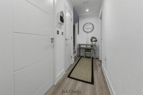 159b Pembury Road-2.jpg
