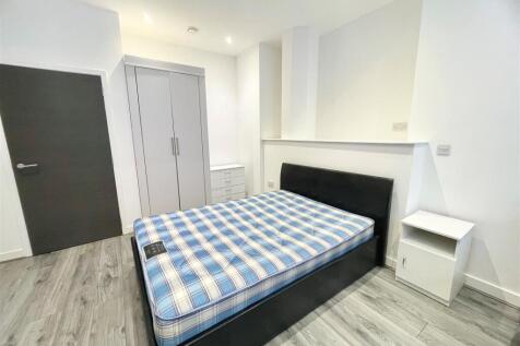 Bed2.jpg
