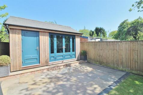 GARDEN STUDIO ROOM