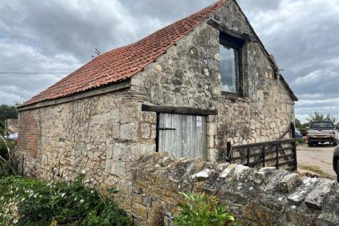 Garage outbuilding front.jpg