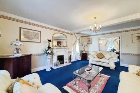 30c51f02--4E0A-835E-E5F2FA43F564-25779-000010E70E3