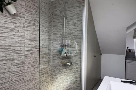 Master Bedroom En Suite