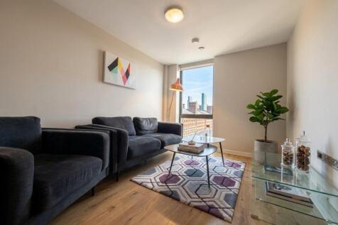 Welcome to this beautifully presented 2-bedroom, Fully-furnished apartment located in the highly sought-after Quay Central development in Liverpool’s vibrant L3 district. Perfect for professionals, co