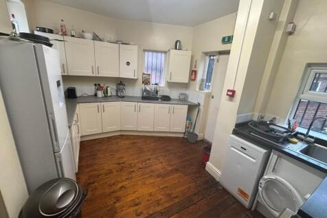 8 Bedroom Terraced in M20 4BT