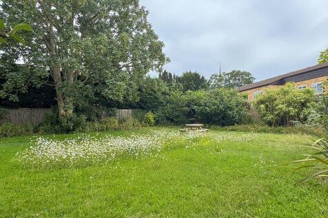 Communal green sp...