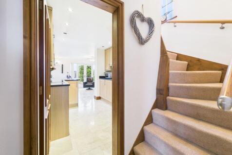 Entrance Hallway through to Kitchen