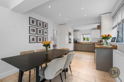 Nine Ashes Farm Cott