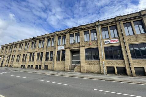 Office to rent in huddersfield