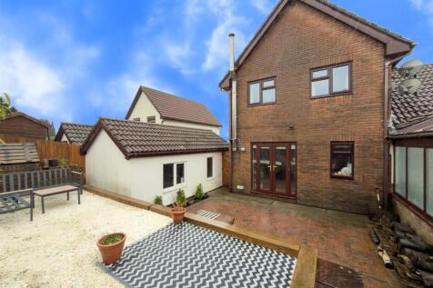 7 Coed Y Canddo Road 3.jpg