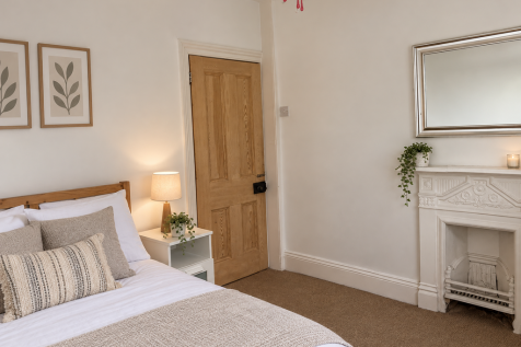 4 Bedroom House in PL3 4LJ