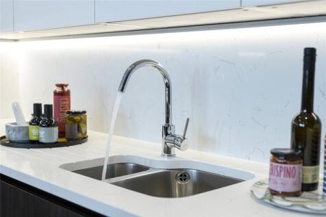 3 bed, 4 bath Penthouse in Manchester - Photo 16