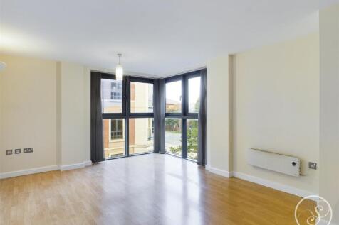 Stoneacre Properties are delighted to offer to the rental market a stunning two bedroom two bathroom first floor apartment in Leeds City Centre. This property comprises a spacious open plan lounge kit