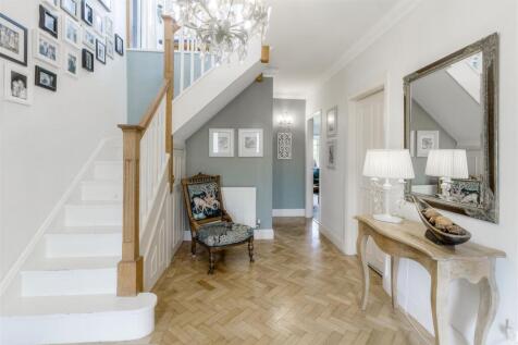 1 Knowle Hill, Hurley