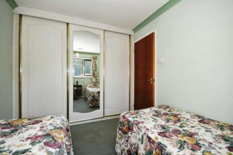 BEDROOM 02.jpg