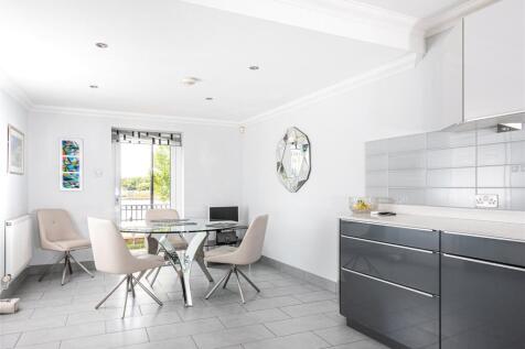 Kitchen/Breakfast Rm