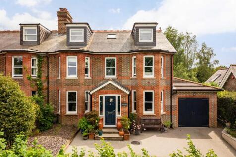 Kingsbury Villa, Station Road-47.jpg