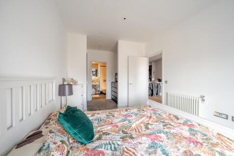 1380654-5-6916de6...