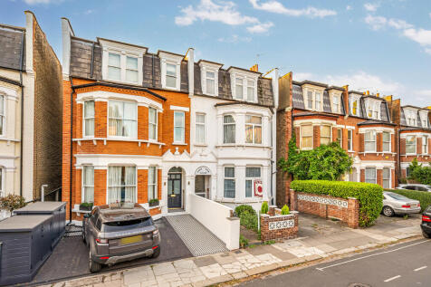 5 Lammas Park Gar...