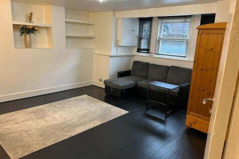 Discover a newly refurbished, spacious two double bedroom lower ground flat in the desirable Stoke Newington area, available for immediate rental. This modern period conversion flat offers a shared re