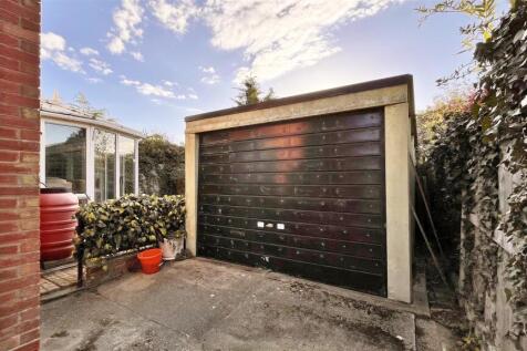 DETACHED GARAGE