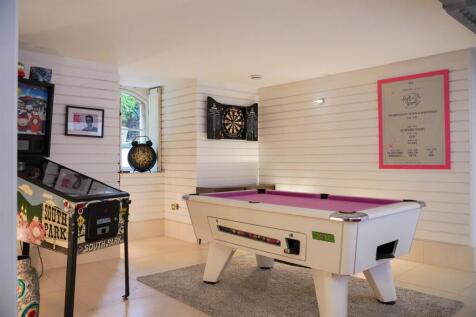 6 bed, 2 bath Semi-Detached in Manchester - Photo 18