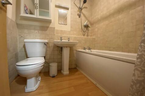 6 perlham bathroom.jpg